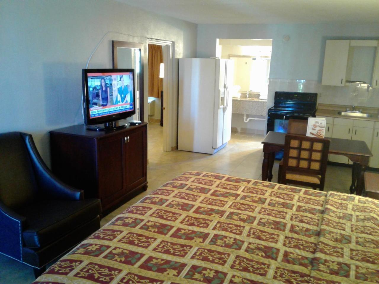 Express Inn & Suites - 5 Miles From St Petersburg Clearwater Airport Exterior foto